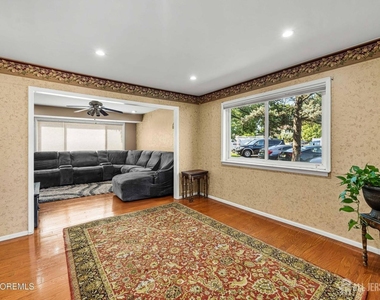 1 Quincy Circle - Photo Thumbnail 8