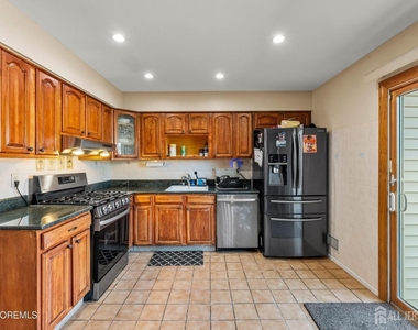 1 Quincy Circle - Photo Thumbnail 11