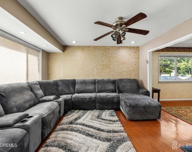 1 Quincy Circle - Photo Thumbnail 9