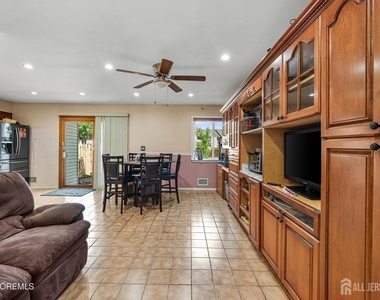 1 Quincy Circle - Photo Thumbnail 7