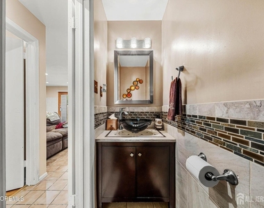 1 Quincy Circle - Photo Thumbnail 22