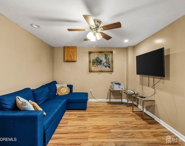 1 Quincy Circle - Photo Thumbnail 34