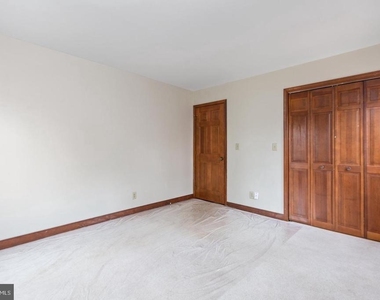 1130 Columbus Drive - Photo Thumbnail 14