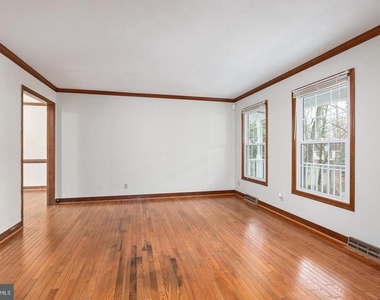 1130 Columbus Drive - Photo Thumbnail 3