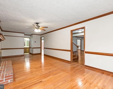 1130 Columbus Drive - Photo Thumbnail 12