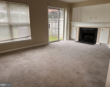 21540 Harvest Green Terrace - Photo Thumbnail 19