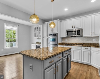25241 Beach Place - Photo Thumbnail 14
