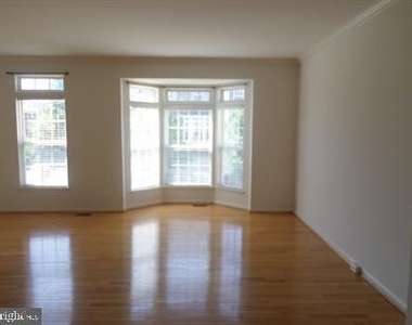4712 Hanrahan Place - Photo Thumbnail 4
