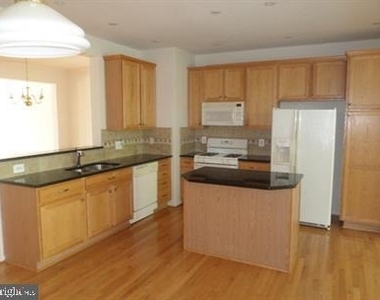 4712 Hanrahan Place - Photo Thumbnail 2