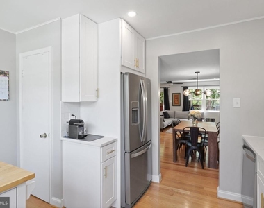 2802 Hyson Lane - Photo Thumbnail 6