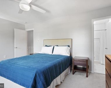 2802 Hyson Lane - Photo Thumbnail 16