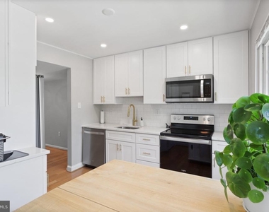 2802 Hyson Lane - Photo Thumbnail 4