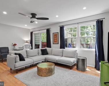 2802 Hyson Lane - Photo Thumbnail 9