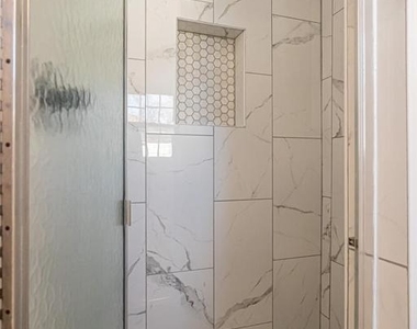 3535 Memorial Street - Photo Thumbnail 22