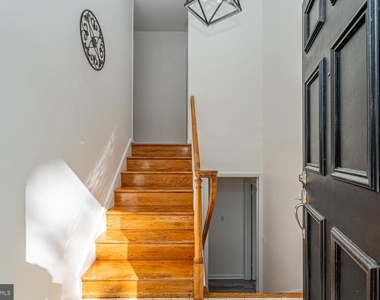 3535 Memorial Street - Photo Thumbnail 4