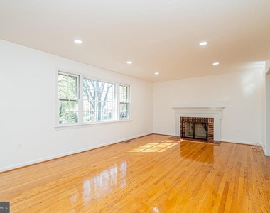 3535 Memorial Street - Photo Thumbnail 5