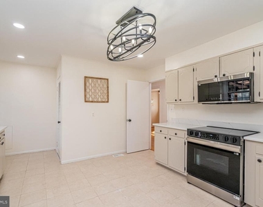 3535 Memorial Street - Photo Thumbnail 11
