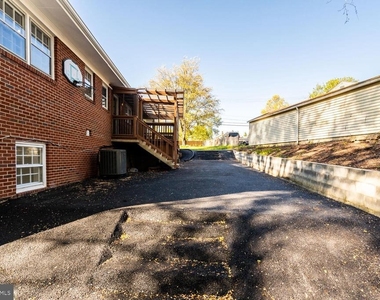 3535 Memorial Street - Photo Thumbnail 48