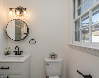 3535 Memorial Street - Photo Thumbnail 20