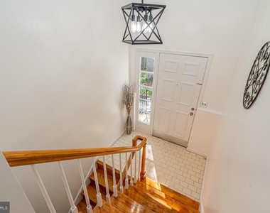 3535 Memorial Street - Photo Thumbnail 3