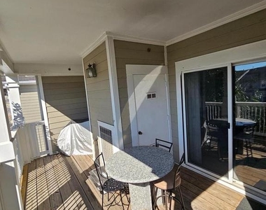 1720 Lake Shore Crest Drive - Photo Thumbnail 14