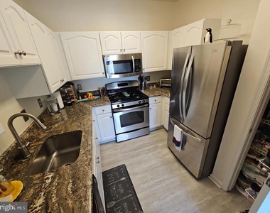 1720 Lake Shore Crest Drive - Photo Thumbnail 5