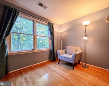 9910 Kingsbridge Drive - Photo Thumbnail 18