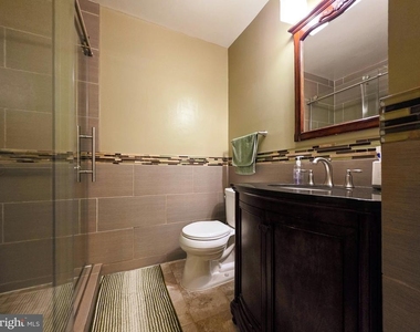 9910 Kingsbridge Drive - Photo Thumbnail 11