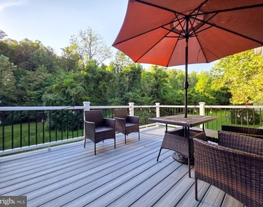 9910 Kingsbridge Drive - Photo Thumbnail 7