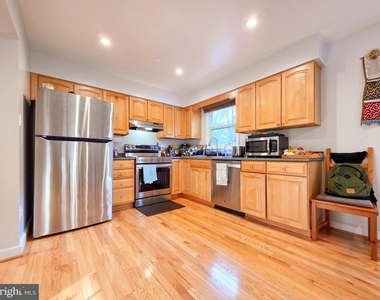9910 Kingsbridge Drive - Photo Thumbnail 5