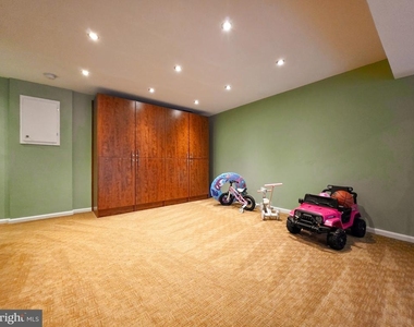 9910 Kingsbridge Drive - Photo Thumbnail 24