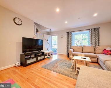 9910 Kingsbridge Drive - Photo Thumbnail 1