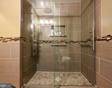 9910 Kingsbridge Drive - Photo Thumbnail 12