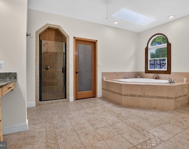 5124 Kenwood Drive - Photo Thumbnail 27