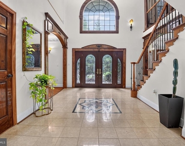 5124 Kenwood Drive - Photo Thumbnail 1