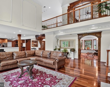 5124 Kenwood Drive - Photo Thumbnail 15