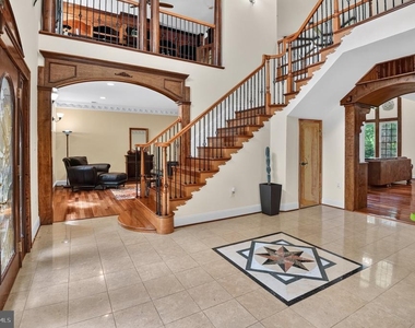 5124 Kenwood Drive - Photo Thumbnail 12