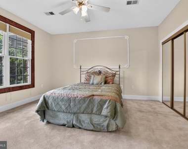 5124 Kenwood Drive - Photo Thumbnail 33
