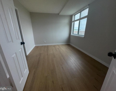 501 Slaters Lane - Photo Thumbnail 36