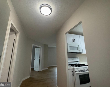 501 Slaters Lane - Photo Thumbnail 21