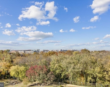 501 Slaters Lane - Photo Thumbnail 15
