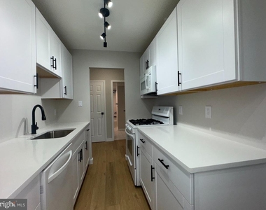 501 Slaters Lane - Photo Thumbnail 23
