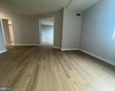 501 Slaters Lane - Photo Thumbnail 48