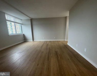 501 Slaters Lane - Photo Thumbnail 46