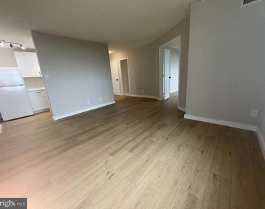 501 Slaters Lane - Photo Thumbnail 34