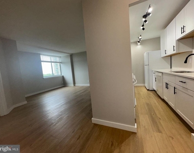 501 Slaters Lane - Photo Thumbnail 43