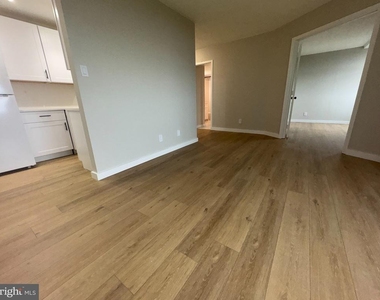 501 Slaters Lane - Photo Thumbnail 32