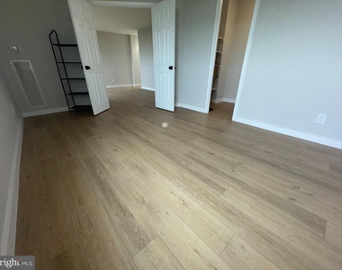 501 Slaters Lane - Photo Thumbnail 37