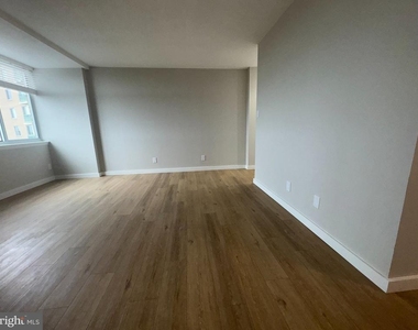 501 Slaters Lane - Photo Thumbnail 45