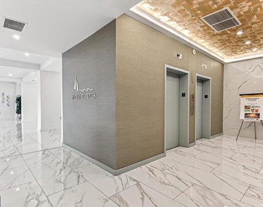 501 Slaters Lane - Photo Thumbnail 6